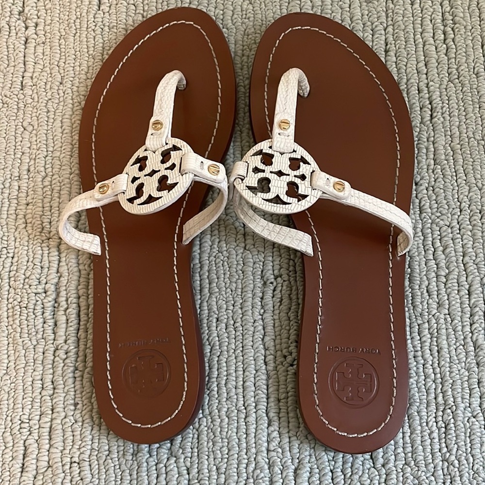 🤍Tory Burch White Logo Leather Sandals🤍